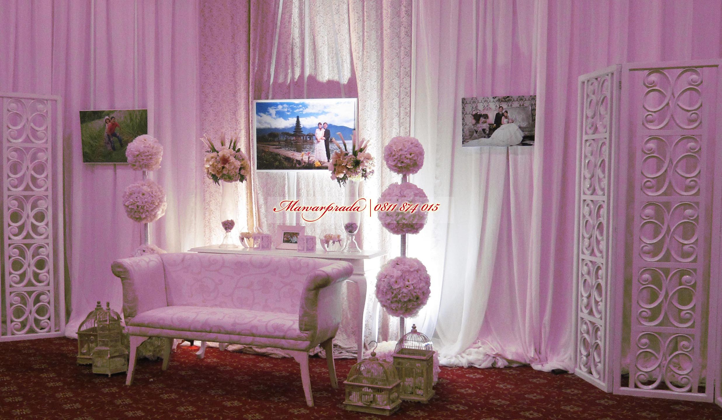  dekorasi  photobooth simple minimalis  Mawar Prada 